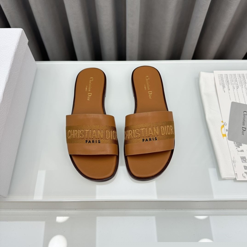 ch**an D*or slippers